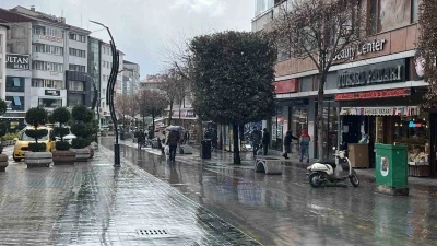 Bolu&rsquo;da yağmur ve fırtına etkili oldu

