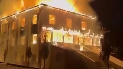 Bolu&rsquo;da yanan camide enkaz kaldırma &ccedil;alışmaları başladı
