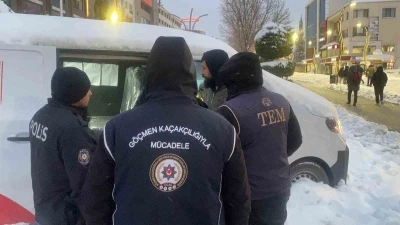 Bolu&rsquo;da yılbaşı gecesi &ouml;ncesi sıkı denetim: Tek tek kimlik kontrol&uuml; yapıldı
