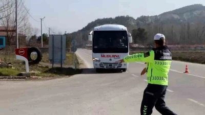 Bolu&rsquo;da yolcu otob&uuml;slerine sivil jandarma denetimi
