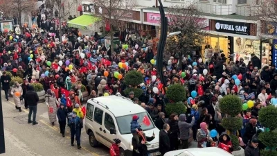 Bolu&rsquo;da y&uuml;zlerce kişi &lsquo;Ramazan Alayı&rsquo; y&uuml;r&uuml;y&uuml;ş&uuml;nde buluştu
