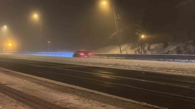 Bolu Dağı ge&ccedil;işinde kar yağışı başladı
