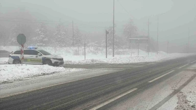 Bolu Dağı&rsquo;nda kar yağışı etkili oluyor: Kar kalınlığı 20 santimetreye ulaştı

