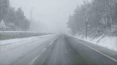 Bolu Dağı&rsquo;nda kar yağışı s&uuml;r&uuml;yor

