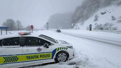 Bolu Dağı&rsquo;nda yoğun kar yağışı
