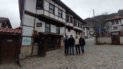 Bolu&rsquo;daki tarihi konağa tatilcilerden yoğun ilgi
