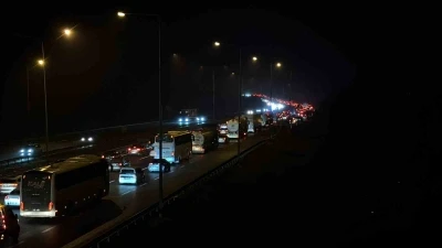 Bolu ge&ccedil;işinde bayram trafiği kilit
