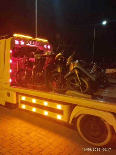 Bolvadin’de 20 motosiklet trafikten men edildi
