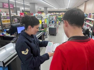 Bolvadin&rsquo;de jandarma vatandaşlara kadına şiddetle m&uuml;cadeleyi anlattı
