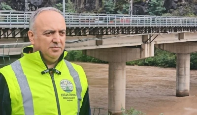 Borçka Belediye Başkanı Ercan Orhan: &quot;Vatandaşlarımız dere kenarlarından uzak dursun&quot;
