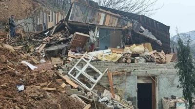 Bor&ccedil;ka&rsquo;da kar sonrası toprak kayması yaşandı
