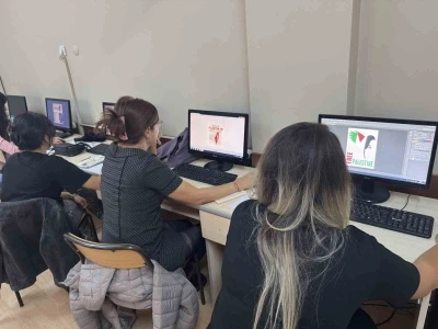 Bornovalı kursiyerlerden Filistin’e destek
