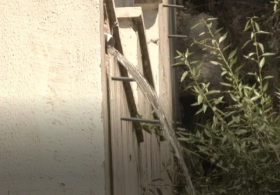 Boşa akan suyu belediye seyredince halk değerlendirdi
