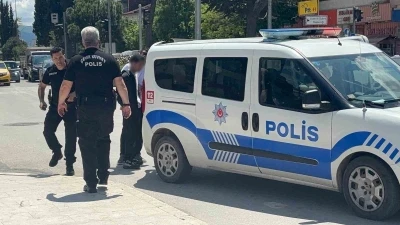 Boşanma aşamasında karısını bı&ccedil;aklayacaktı, polis tam zamanında m&uuml;dahale etti

