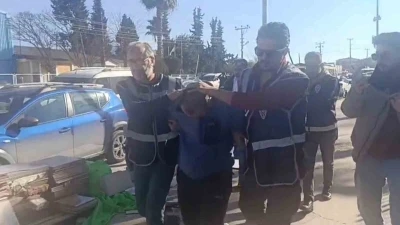 Boşanma aşamasındaki eşini &ouml;ld&uuml;ren katil zanlısı ve yardım eden akrabası adliyeye sevk edildi
