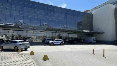 Boşanma aşamasındaki eşini vurup intihar etti
