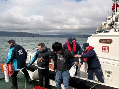 Bozcaada a&ccedil;ıklarında ticari gemide rahatsızlanan bir kişinin tıbbi tahliyesi ger&ccedil;ekleştirildi
