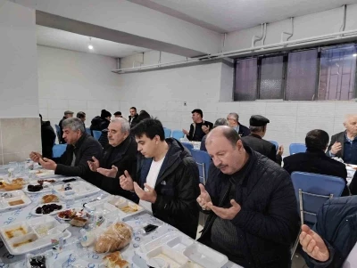 Bozcaarmut K&ouml;y&uuml;&rsquo;nde g&ouml;n&uuml;lleri buluşturan iftar
