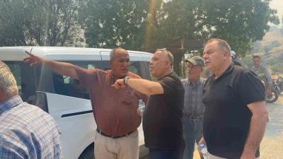 Bozdoğan Belediye Başkanı &Ouml;zel, yangın b&ouml;lgesinde &ccedil;alışmaları yerinde takip ediyor
