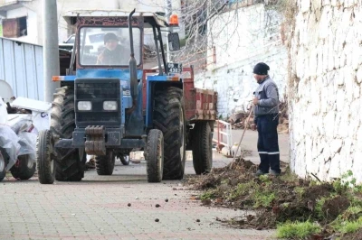 Bozdoğan Belediyesi&rsquo;nden Madran Mahallesi&rsquo;nde kapsamlı temizlik &ccedil;alışması
