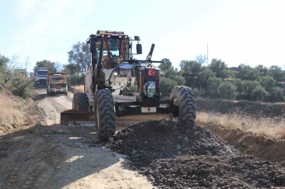 Bozdoğan Belediyesi yol &ccedil;alışmalarına devam ediyor
