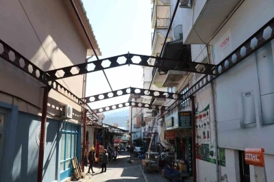 Bozdoğan&rsquo;da Simit Pazarı Sokağı ge&ccedil;ici olarak ara&ccedil; trafiğine kapatıldı
