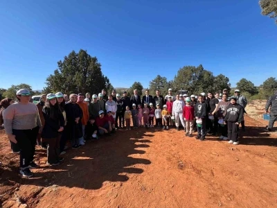 Bozkır’da öğrenciler fidan dikti
