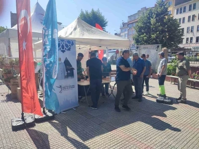 Boz&uuml;y&uuml;k Abdullah Baba Vakfı&rsquo;ndan Aşure G&uuml;n&uuml; ikramı
