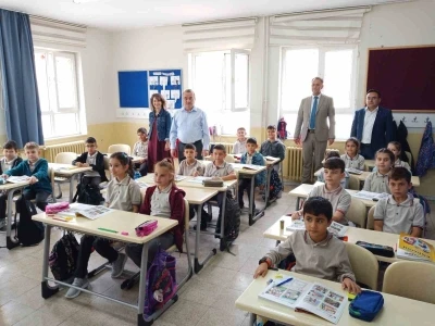 Bozüyük Kaymakamı Adem Öztürk Saffet Şeker İlkokulu’na ziyaret etti
