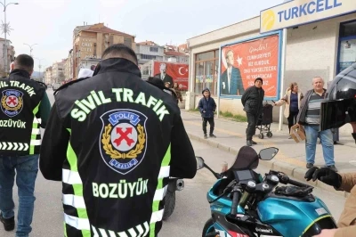 Boz&uuml;y&uuml;k&rsquo;te sivil trafik ekipleri g&ouml;reve başladı
