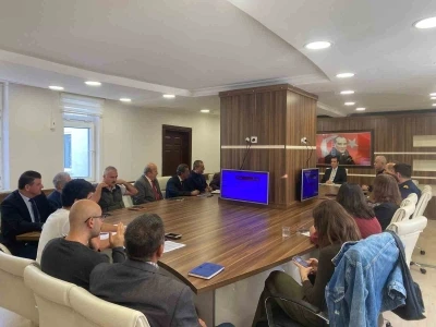 Bozyazı’da sahipsiz sokak hayvanları toplantısı
