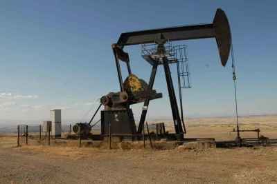Brent petrol arz endişesiyle 93 dolara y&uuml;kseldi
