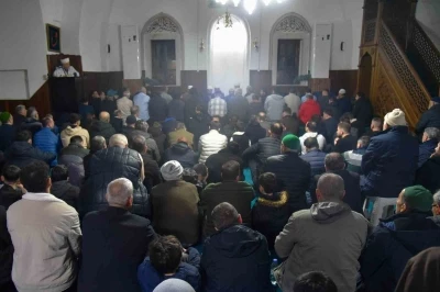 BŞE&Uuml;&rsquo; de &lsquo;1001 Hatim Duası&rsquo; Şeyh Edebali&rsquo;nin 700&rsquo;&uuml;nc&uuml; vefat yılı anısına ger&ccedil;ekleştirildi
