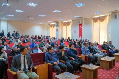BŞE&Uuml;&rsquo;DE Şeyh Edebali&rsquo;nin manevi kimliği ele alındı
