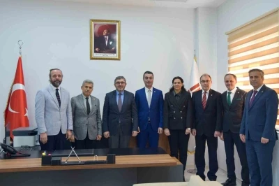 BŞE&Uuml; Diş Hekimliği Fak&uuml;ltesinde devir teslim t&ouml;reni
