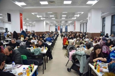 BŞE&Uuml; personeli iftar yemeğinde bir araya geldi
