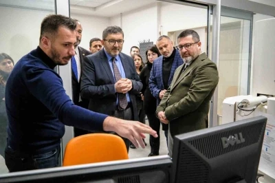 BŞE&Uuml; Rekt&ouml;r&uuml; Kaplancıklı araştırma merkezlerinde incelemelerde bulundu
