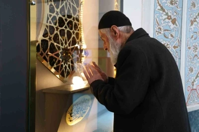 Bu camide Peygamber Efendimiz &rsquo;in Sakal-ı Şerifi her g&uuml;n ziyarete a&ccedil;ık

