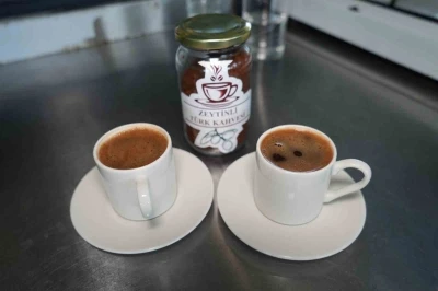 Bu da zeytinli Türk kahvesi
