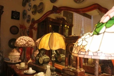 Bu kafenin kapısından giren ge&ccedil;mişe gidiyor
