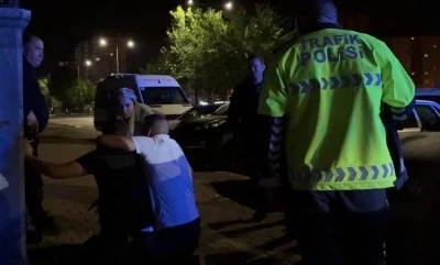 Bu kez alkoll&uuml; s&uuml;r&uuml;c&uuml; değil, yolcu zorluk &ccedil;ıkardı: 432 bin TL para cezası yazıldı
