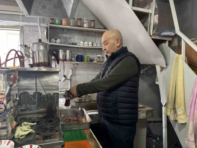 Bu kıraathanede &ccedil;ay 5 lira
