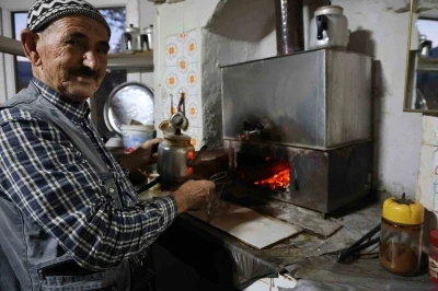 Bu köyün kıraathane kültürü bir asırdır değişmedi
