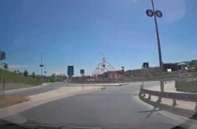 Bu sefer ka&ccedil;ak kurbanlık değil k&ouml;pek ortalığı birbirine kattı; o anlar kamerada

