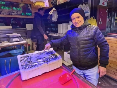 Bu sezon balık tezgahlarının g&ouml;zdesi sardalya oldu
