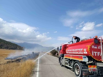 Bucak’ta arazi yangını
