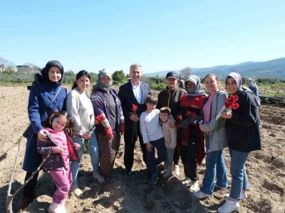 Buharkent&rsquo;te 8 Mart&rsquo;ta kadınlar unutulmadı
