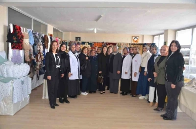 Bulanık&rsquo;ta kadınların el emeği g&ouml;z nuru g&ouml;r&uuml;c&uuml;ye &ccedil;ıktı

