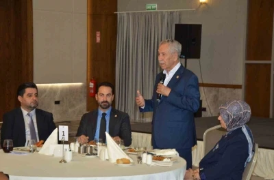 Bülent Arınç: &quot;Türkiye ne gördüyse AK Parti sayesinde gördü&quot;
