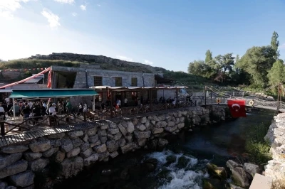 B&uuml;nyan&rsquo;da tarih ve lezzetin buluştuğu nokta &lsquo;Değirmen Restoran&rsquo; a&ccedil;ıldı
